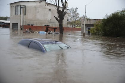 Acceso a Zárate Ruta 6 cortada por inundación