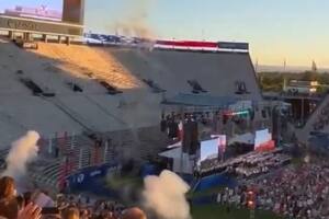 Un error en los fuegos artificiales hizo que cayeran sobre el público en un estadio de EE.UU.