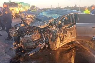 Murieron cuatro personas en un fuerte choque entre dos autos en el arranque del fin de semana largo