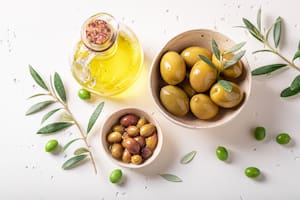 Aceite de oliva y aceitunas