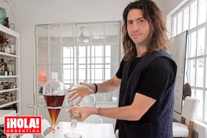 Aceites esenciales, infusiones y licores son algunos de los tantos productos que crea Justo Sánchez Elía.