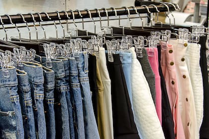 Achicar pantalones es posible, y no requiere de una inversión grande