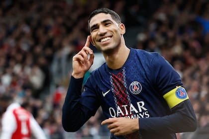 Achraf Hakimi, capitán y figura de PSG