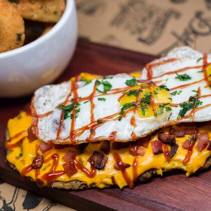 Acompañá la buena cerveza de La Mejor Dupla con una tremenda milanesa como esta