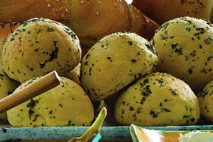 Acompañá tu picada con unos ricos panes de hierbas