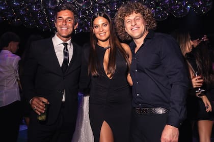 Acompañado por su gran amor, Mariano posa con su gran amigo Darian "Rulo" Schijman. Se conocen desde que tienen 10 años