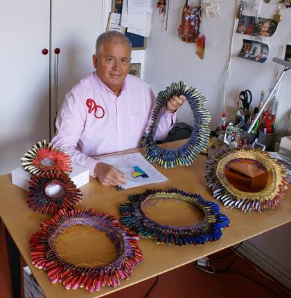 Acosta lleva 40 años radicado en Utrecht; alerta sobre la necesidad de "tener todos los papeles"