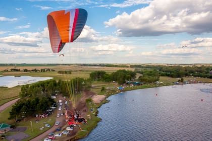Actividades de aventura en la laguna de Gómez, en Junín