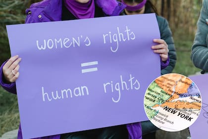 Activistas a favor de la igualdad de derechos en Nueva York apoyan la Propuesta 1, que busca ampliar las protecciones constitucionales