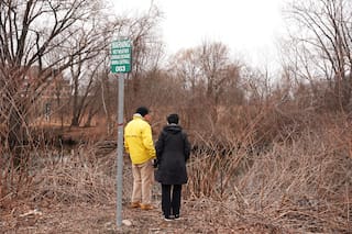 Activistas actúan al ver que Massachusetts vierte aguas residuales en vías fluviales