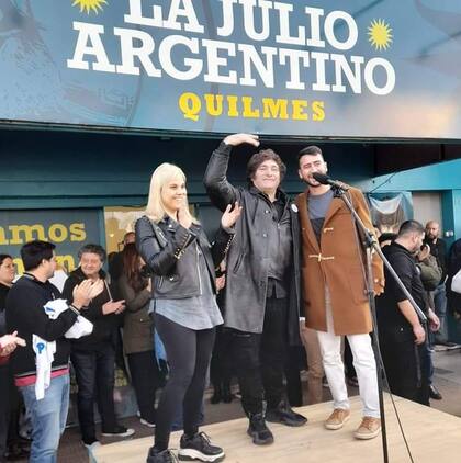Acto de Javier Milei en la sede de La Julio Argentino en Quilmes