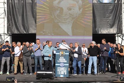 Acto de la CGT por el Dia del Trabajo en el Club Defensores de Belgrano.