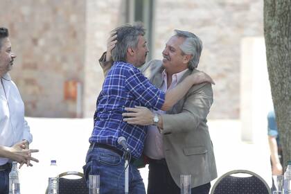 El abrazo de Máximo y Alberto, en San Vicente