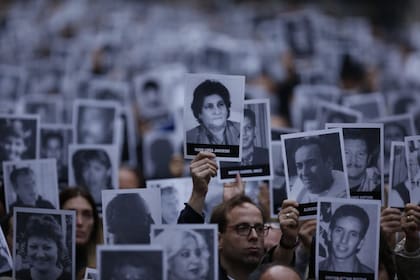 Acto por el 25 aniversario del atentado de la AMIA