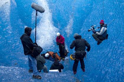 Actores, camarógrafos y productores en escenas de alto riesgo