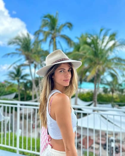 Actriz, cantante y bailarina: quién es Stephanie Cayo (Foto: Instagram @unlunar)