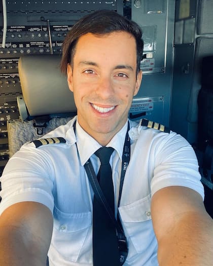 Actualmente, Anchorena trabaja como piloto de avión y se prepara para ser capitán (Foto: Instagram @martinanchorena)