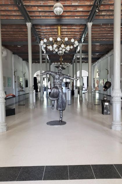 Actualmente, en las instalacionoes del Eden Hotel pueden verse exposiciones artísticas y sus salones se utilizan para eventos, fiestas de casamiento, cumpleaños, etc.