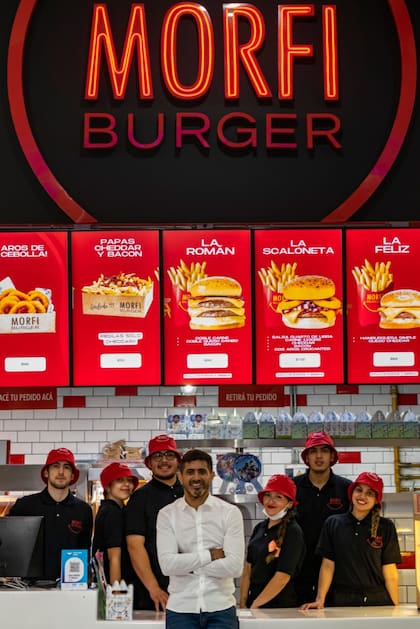 Actualmente hay unos 50 jóvenes trabajando en Morfi Burger. Sus sueldos varían entre los 60 mil y los 120 mil pesos
