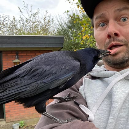 Actualmente Klaus tiene su cuenta oficial de Instagram donde cosecha más de 11 mil seguidores