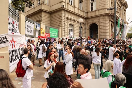 Actualmente, los trabajadores del Bonaparte están en asamblea permanente