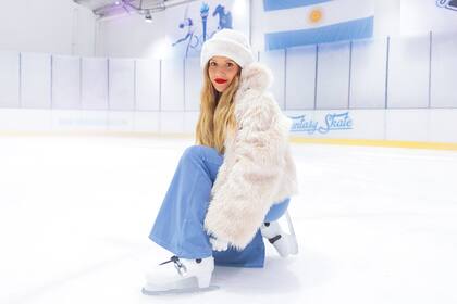 Actualmente, protagoniza "La cena de los tontos" junto a Martin Bossi y Mike Amigorena. En la obra hace dos personajes y desata las carcajadas de la platea.