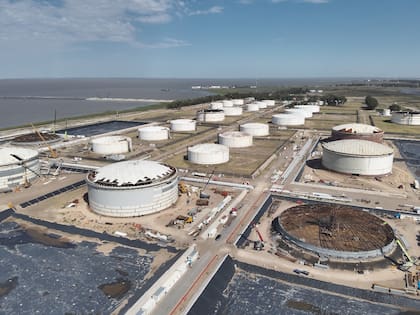 Actualmente, Puerto Rosales está en condiciones de exportar 186.000 barriles diarios