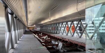 Actualmente, se esperan modernizar cuatro pasillos móviles más en el tercer piso