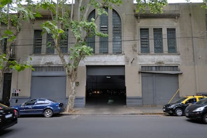 Sobre Acuña de Figueroa está un garaje que data de 1922 