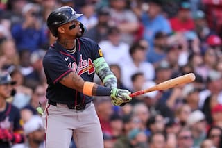 Acuña pega grand slam, Sale vence de nuevo a su exequipo y Bravos aplastan 10-2 a Medias Rojas