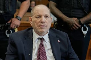 Acusadora de Weinstein por presunta violación dice al jurado: "Me trató como si me poseyera"