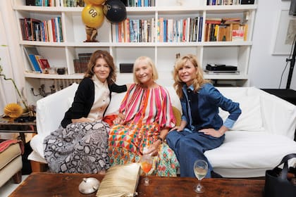 Ada Mazo, Teresa Frías y Karina Rabolini –con total look denim- también se sumaron a la organización del festejo