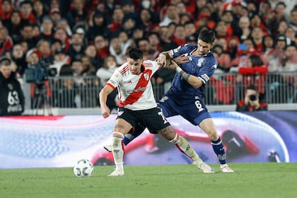 Adam Bareiro todavía no pudo hacer goles con la camiseta de River