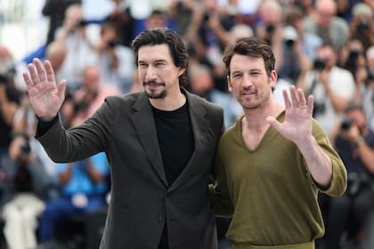 Adam Driver y Miles Teller, protagonistas de Paper Tiger, en el Festival de Cannes