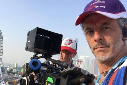 Adam Kimmel (derecha), director de fotografía de importantes películas, tenía antecedentes de delitos sexuales contra menores en dos estados de los Estados Unidos