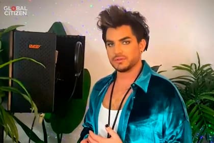 Adam Lambert interpretó "Mad World"