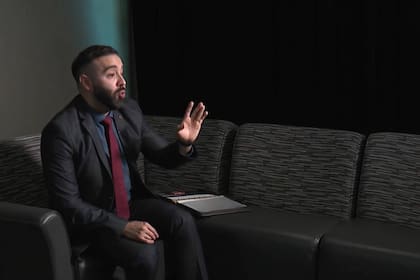 Adam Peña, abogado de San Diego, en una entrevista con NBC
