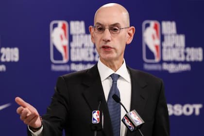 Adam Silver, el comisionado de la NBA,que evalúa otro formato de torneo para reformular la temporada de la NBA