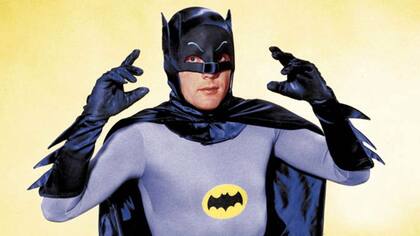 Adam West en el traje de Batman