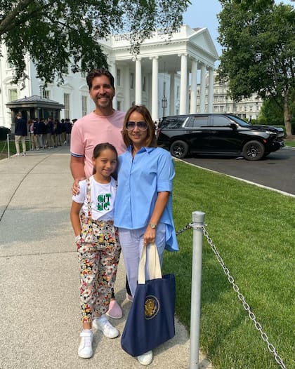 Adamari López estuvo en la Casa Blanca con grandes amigos y su hija
