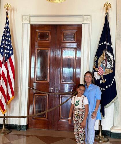 Adamari López recientemente estuvo de viaje y visitó la Casa Blanca