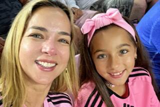 Adamari López sorprendió a su hija y le cumplió un sueño con la ayuda de Messi