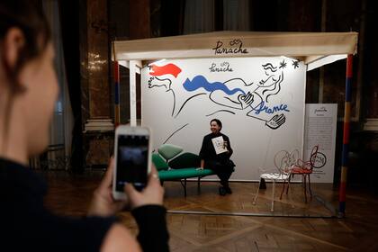 El montaje de la muestra No Taste For Bad Taste, inspirado en diez valores del diseño francés, fue creado por Jean-Charles de Castelbajac