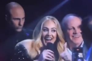 Adele se declaró fan de la selección argentina en medio de un show