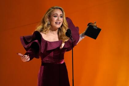 Adele suma otro Grammy a su larga lista