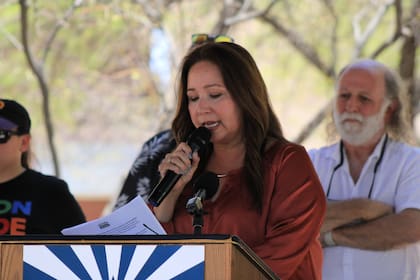 Adelita Grijalva cuenta con el apoyo de figuras como los senadores Mark Kelly, Ruben Gallego y Bernie Sanders