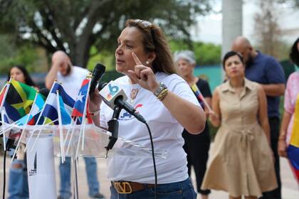 Adelys Ferro, del Venezuelan American Caucus, aseguró que muchos venezolanos que votaron por Trump ahora se sienten traicionados