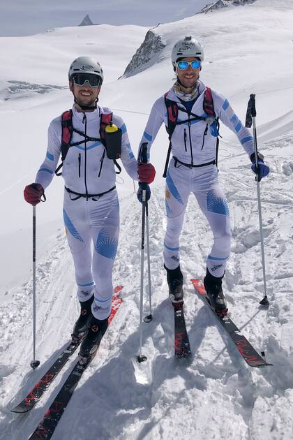 Además de Aguiló, el equipo argentino incluye a Peter Treichel, un instructor de esquí de San Martín de los Andes de 33 años, y Pablo Finster, un guía de montaña barilochense, de 34
