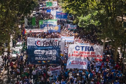 Además de alumnos y docentes, participarán de la marcha la Federación Nacional de Docentes Universitarios (Conadu), la Asociación Docente de la Ciudad de Buenos Aires (Ademys), la Confederación General del Trabajo (CGT) y la Central de Trabajadores de la Argentina (CTA)