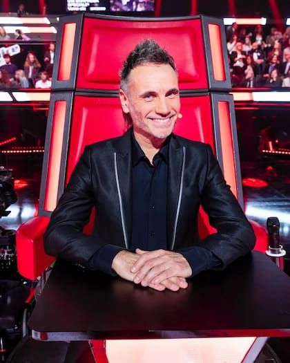 Además de continuar con la música, Nek es jurado de La Voz Italia